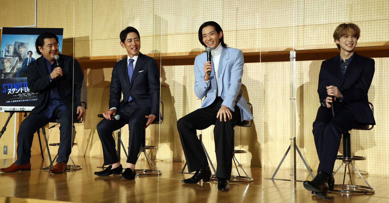 ドラマ「スタンドUPスタート」イベントで笑顔を見せる登壇者。左から小手伸也、小泉孝太郎、竜星涼、吉野北人（撮影・宮地輝）
