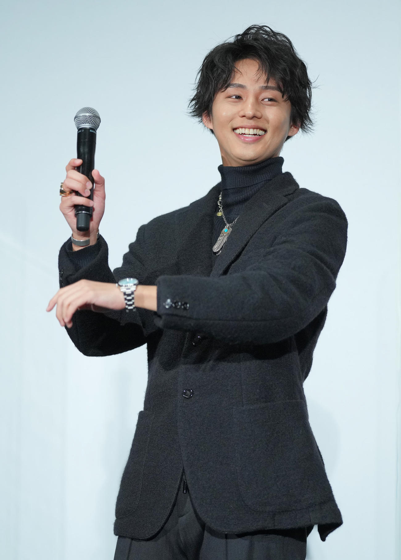 映画「そして僕は途方に暮れる」公開記念舞台あいさつで笑顔を見せる藤ケ谷太輔（撮影・垰建太）