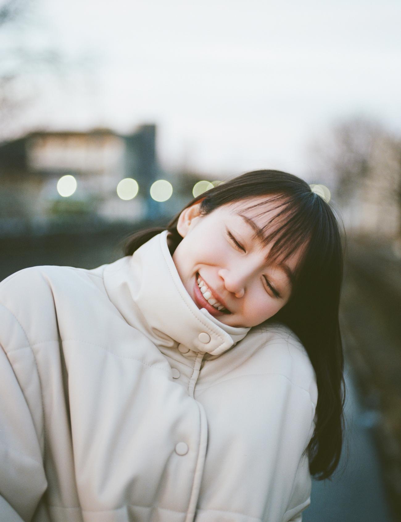 吉岡里帆写真集「日日」カット