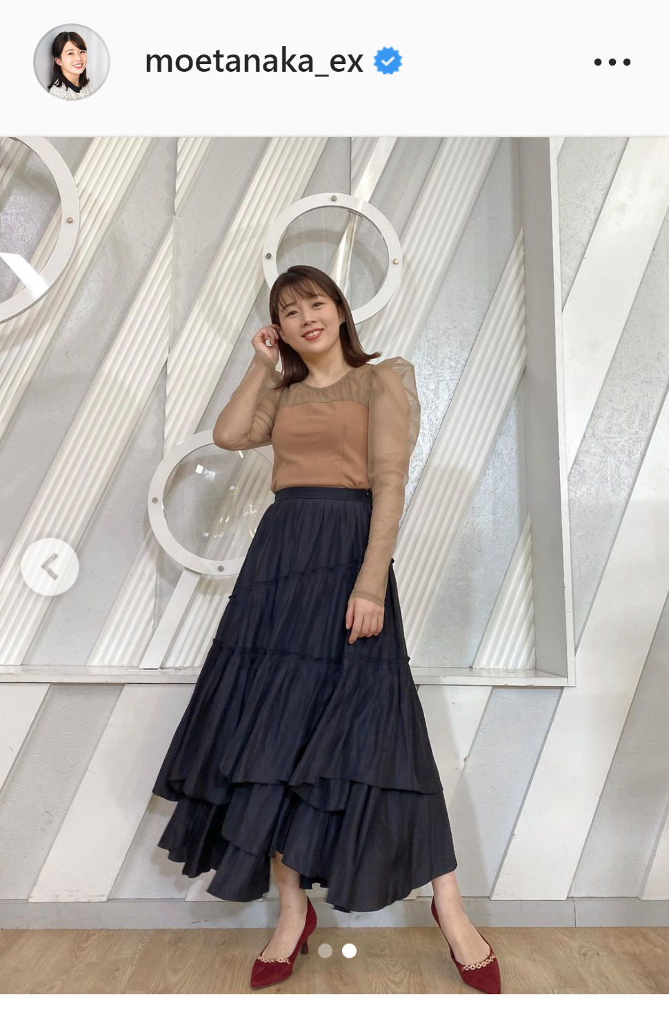 シースルー肩見せ衣装した田中萌アナウンサー（インスタグラムより）