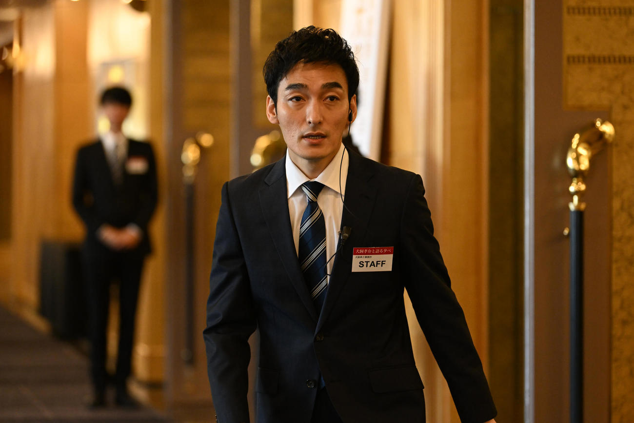 「罠の戦争」に出演する草なぎ剛（C）カンテレ