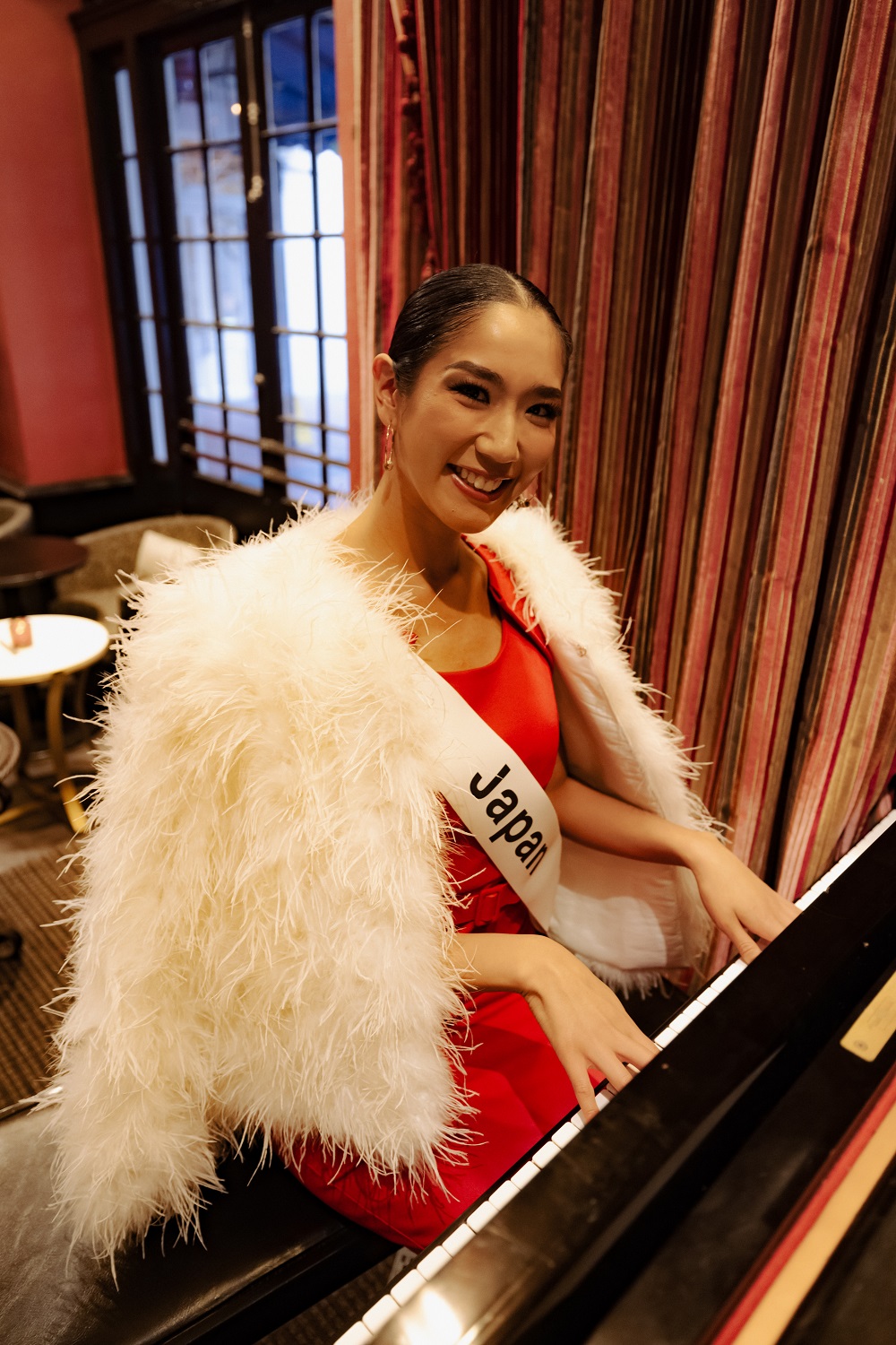 ミスユニバース世界大会に出場した坂本麻里ベレン