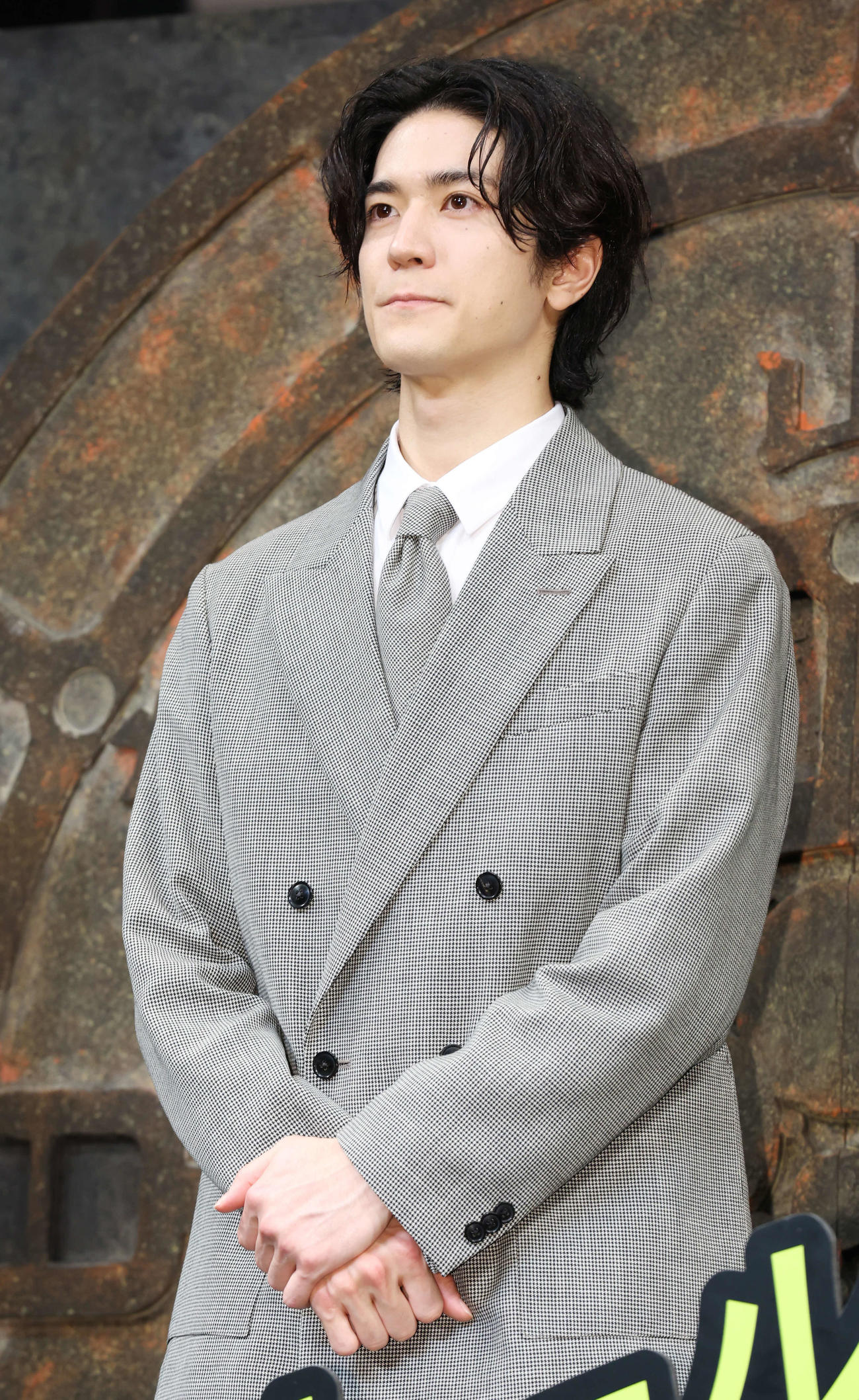 映画「＃マンホール」完成披露試写会舞台あいさつに登壇した主演の中島裕翔（撮影・宮地輝）