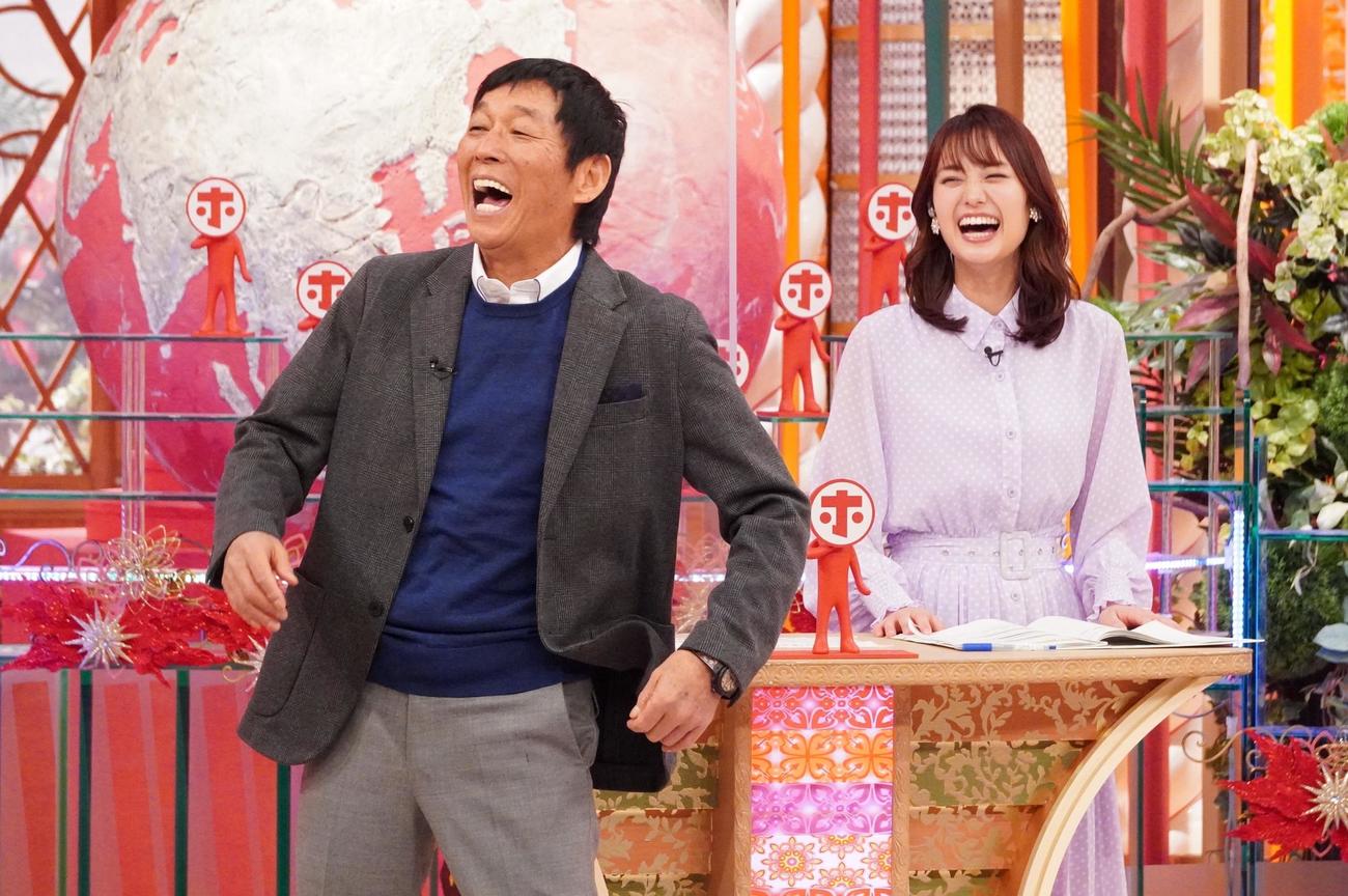 フジテレビ「ホンマでっか！？TV」に出演する明石家さんまと井上清華アナウンサー（C）フジテレビ