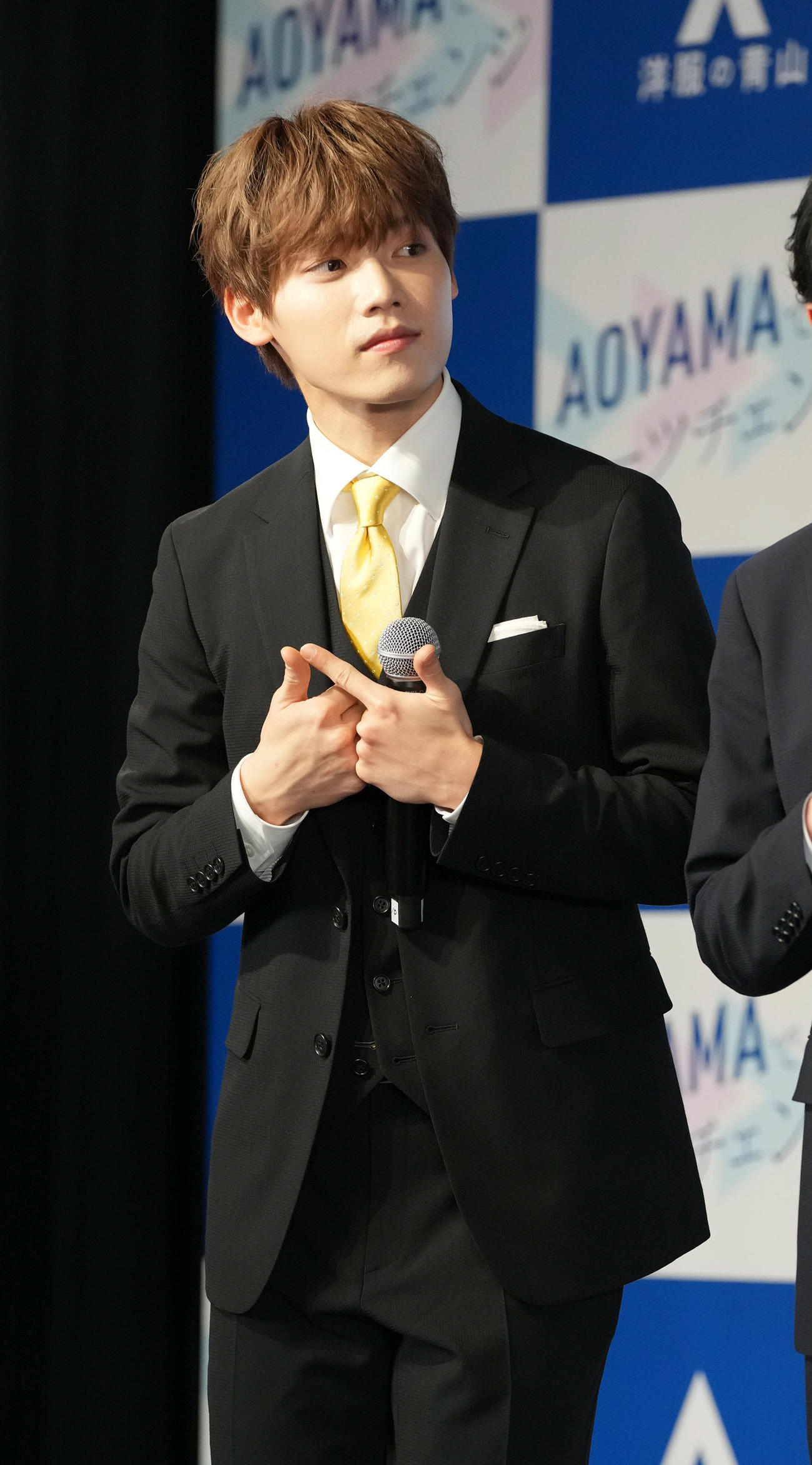 「洋服の青山　新CM発表会」に臨むINI木村柾哉（撮影・小沢裕）
