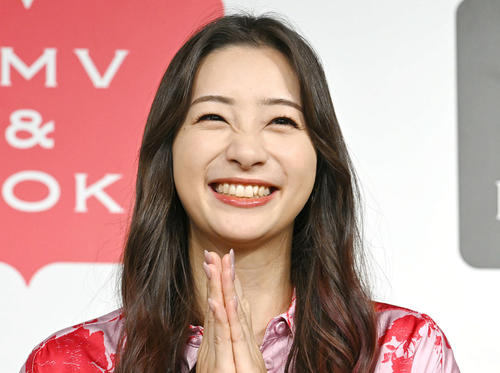 足立梨花(2022年10月撮影)