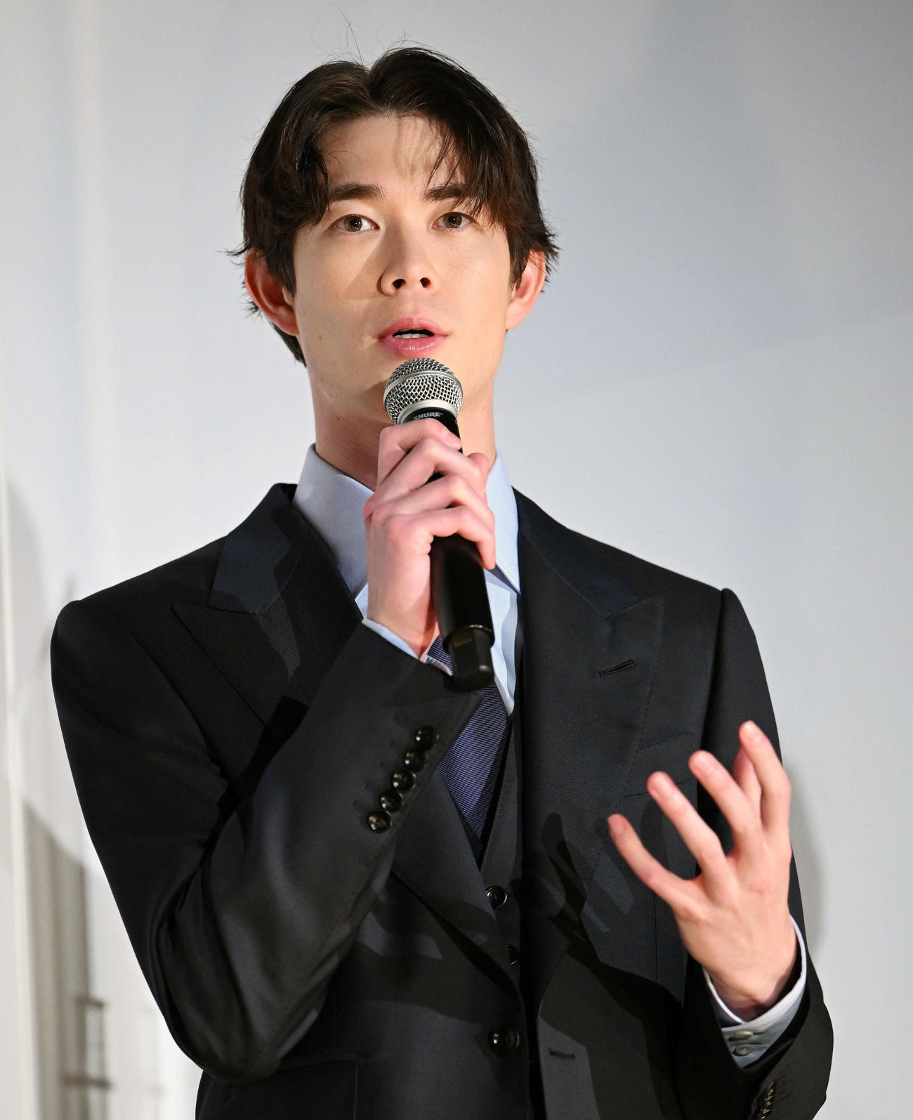 映画「エゴイスト」舞台あいさつで話す宮沢氷魚（撮影・滝沢徹郎）