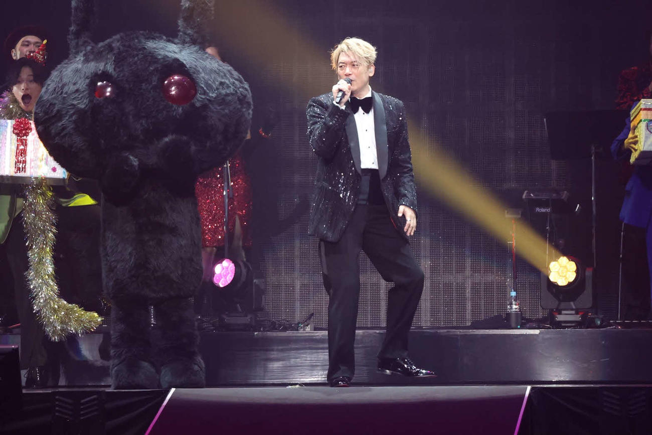 単独ライブ「Black Rabbit」の東京公演最終日で歌う香取慎吾