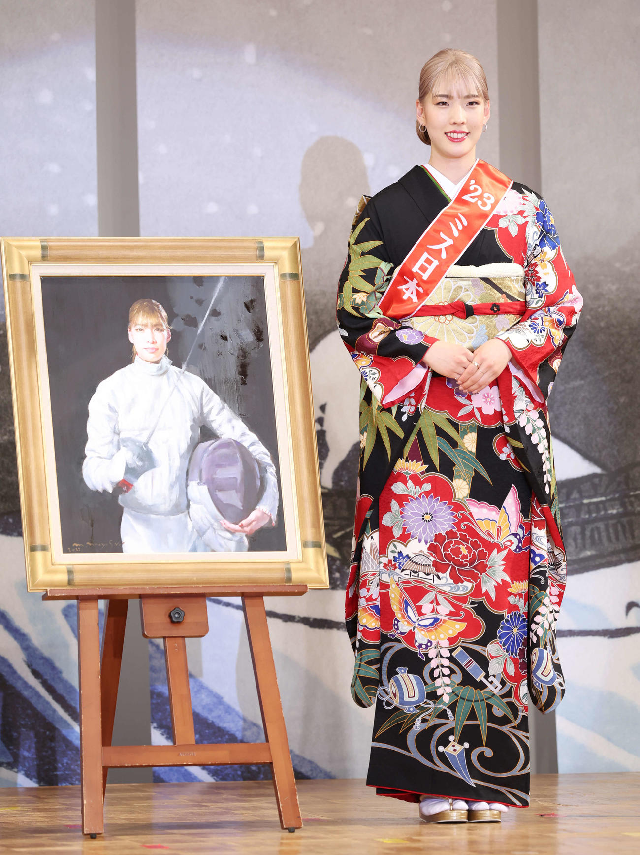 和田静郎特別顕彰ミス日本を受賞した江村美咲（撮影・宮地輝）