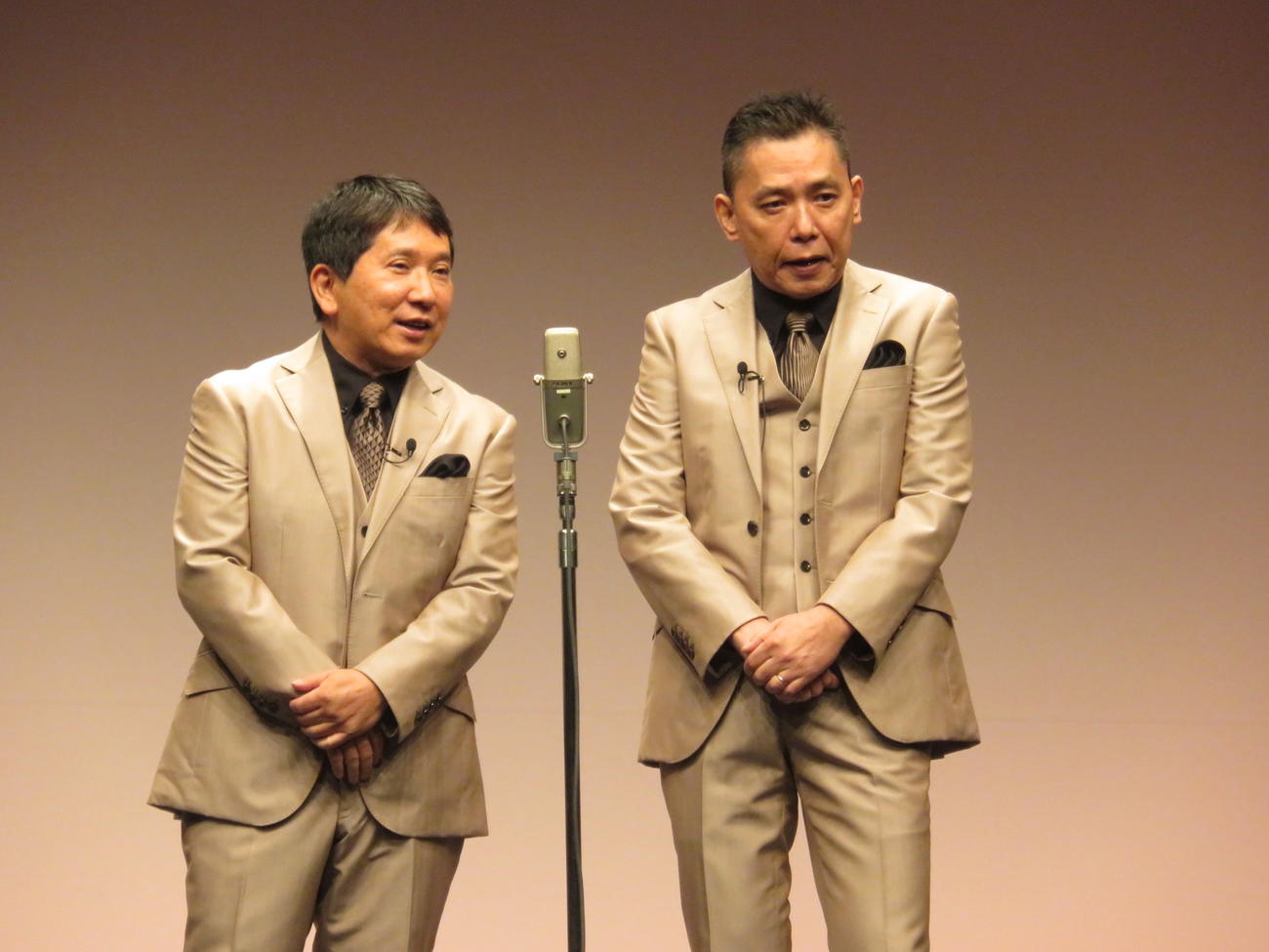 爆笑問題の田中裕二（左）と太田光（2022年6月撮影）