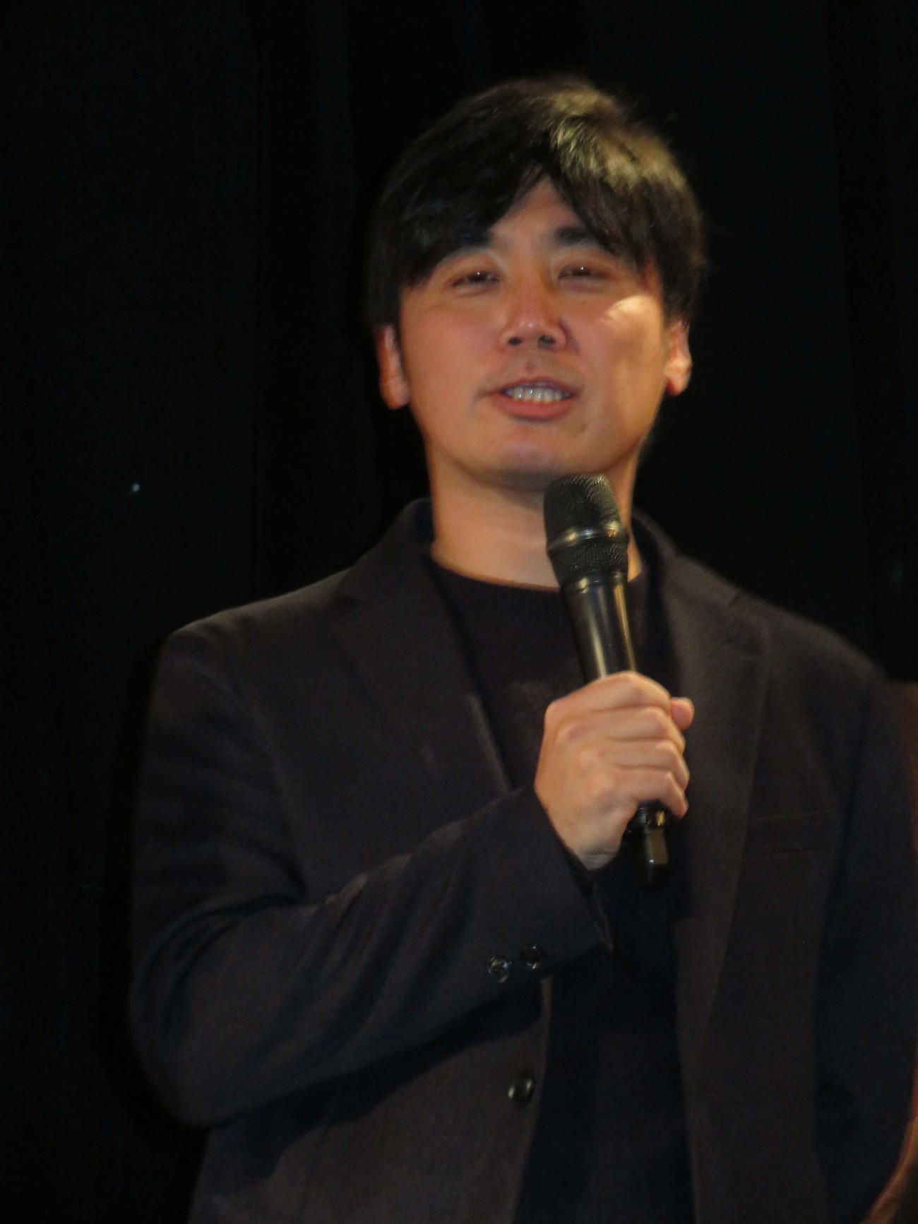 映画「茶飲友達」完成披露試写会に登壇した外山文治監督（撮影・村上幸将）