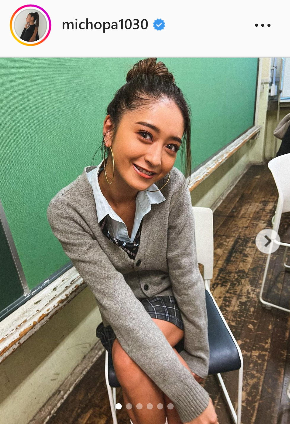ギャル風制服姿のみちょぱ（みちょぱのインスタグラムより）