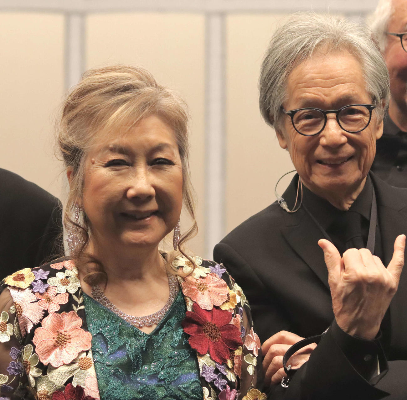 開演前に笑顔を見せる高橋真梨子とヘンリー広瀬氏