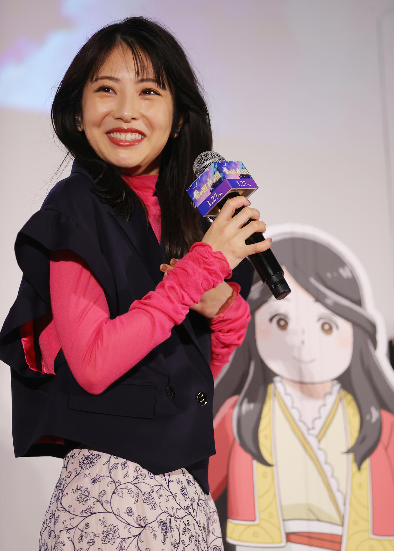 映画「金の国　水の国」公開記念舞台あいさつを行った浜辺美波（撮影・野上伸悟）