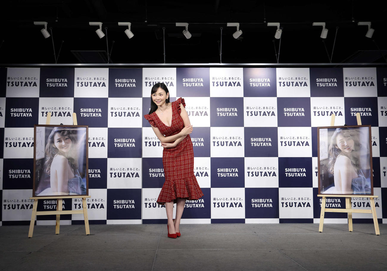 杉原杏璃最新写真集「それから」発売記念イベントに臨む杉原杏璃（撮影・河田真司）