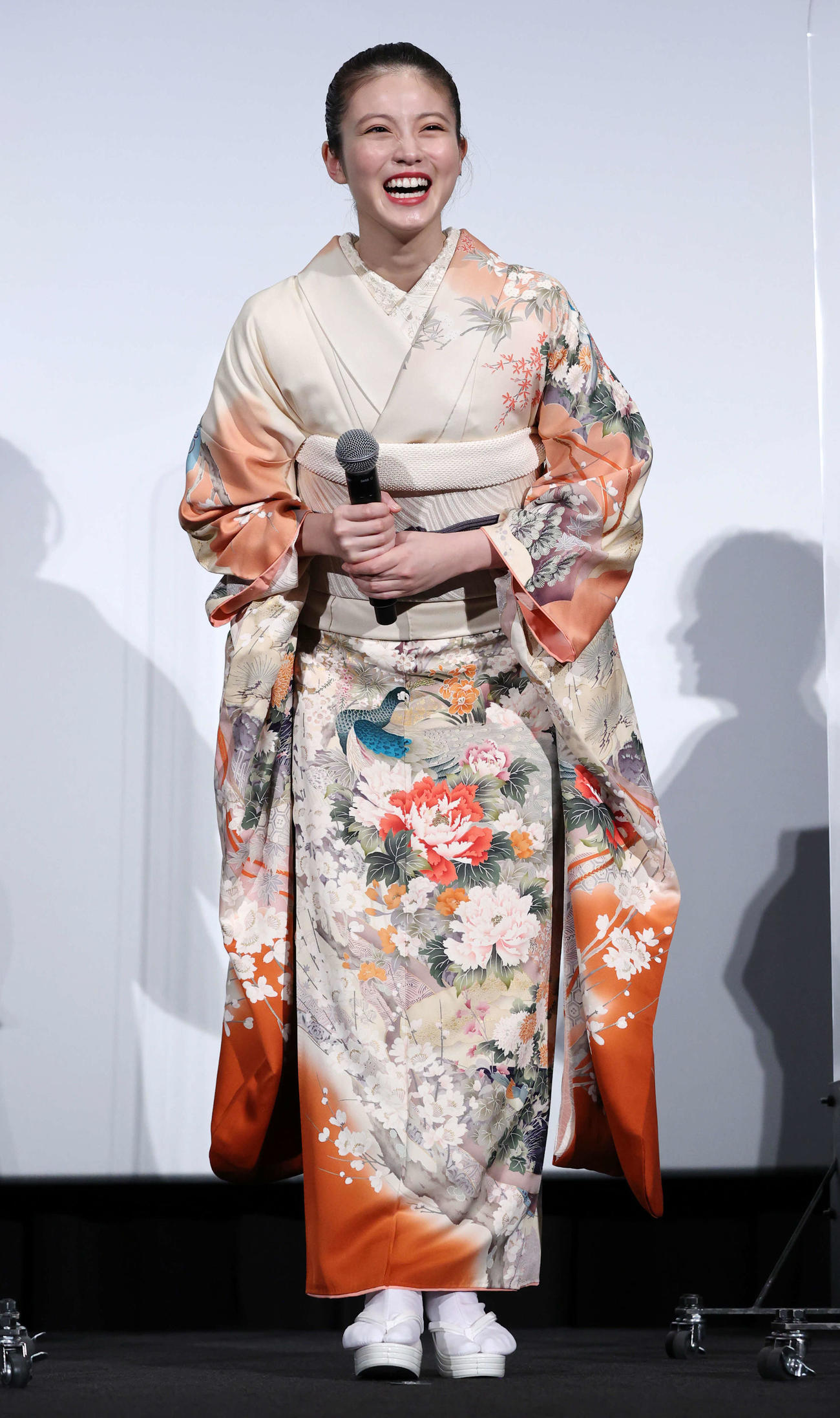 「わたしの幸せな結婚」のプレミアイベントであでやかな着物姿で登場した今田美桜（撮影・浅見桂子）
