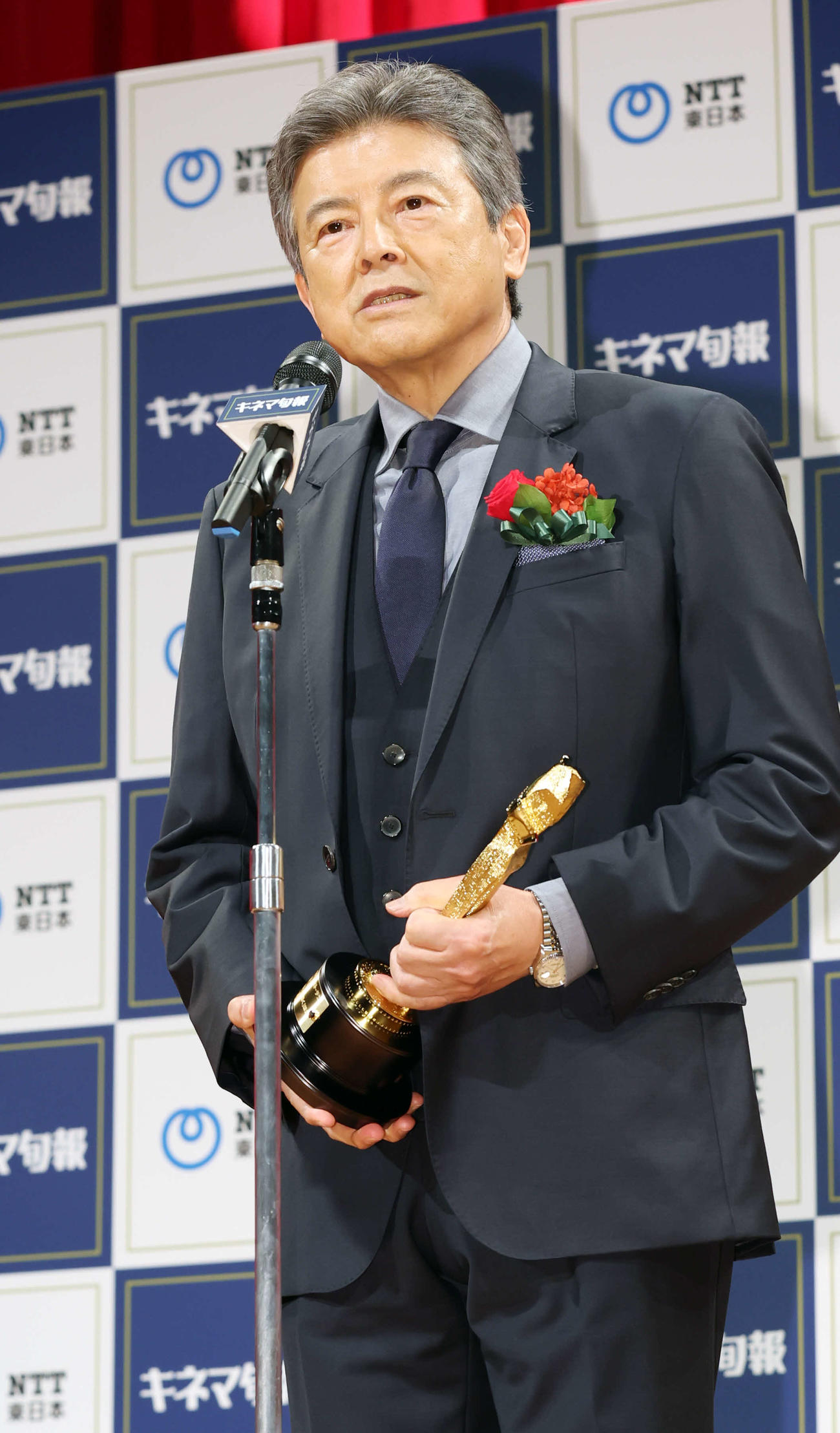 助演男優賞を受賞した三浦友和（撮影・宮地輝）