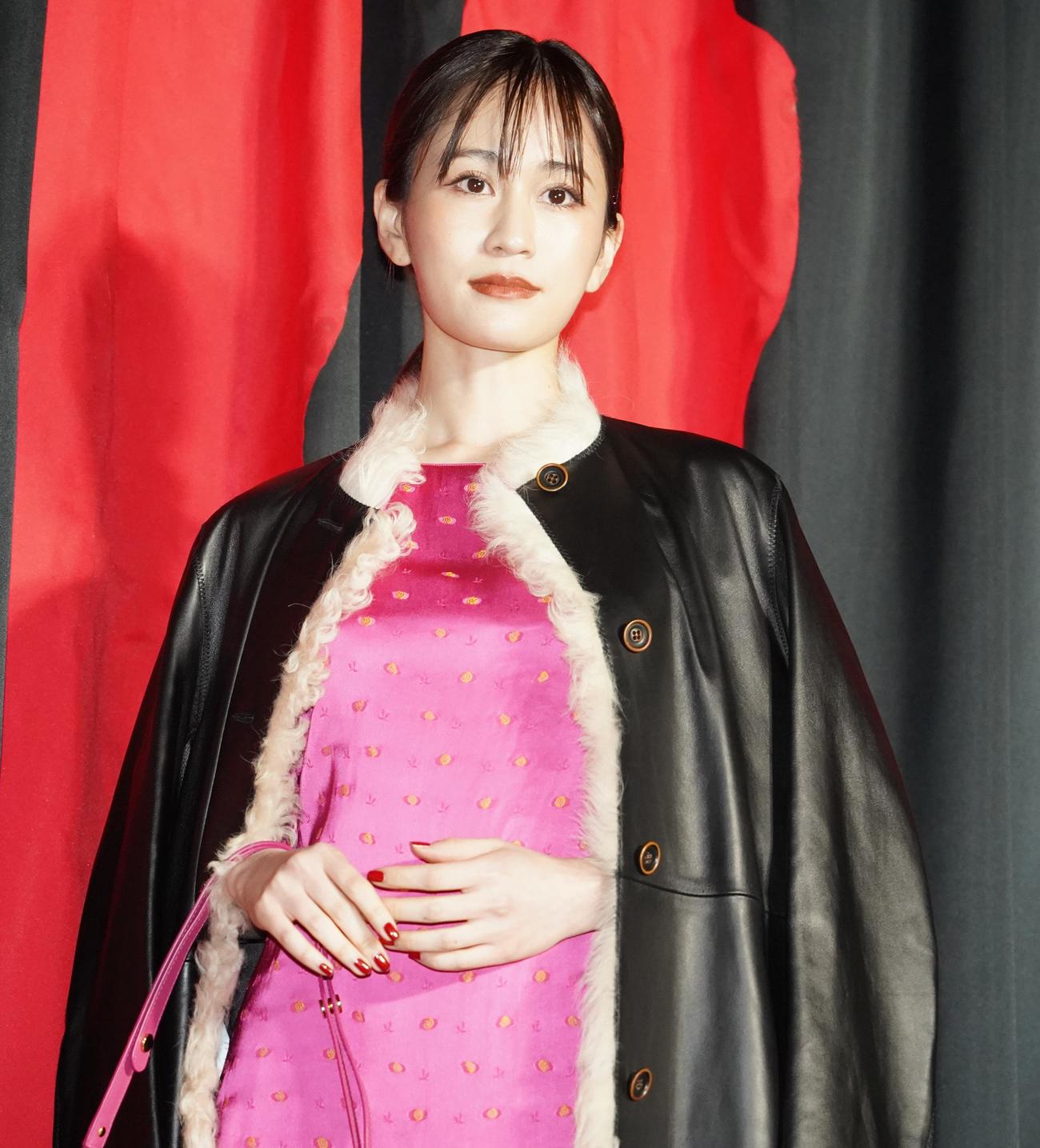 「MARNI FALL WINTER 2023ファッションショー」に出席した、前田敦子（撮影・佐藤勝亮）
