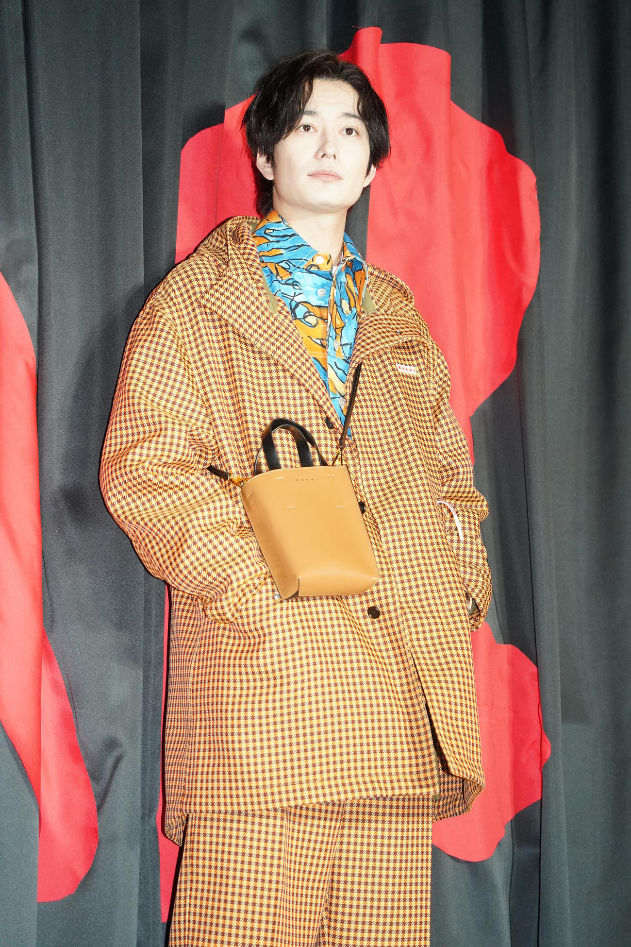「MARNI FALL WINTER 2023ファッションショー」に出席した、岡田将生（撮影・佐藤勝亮）