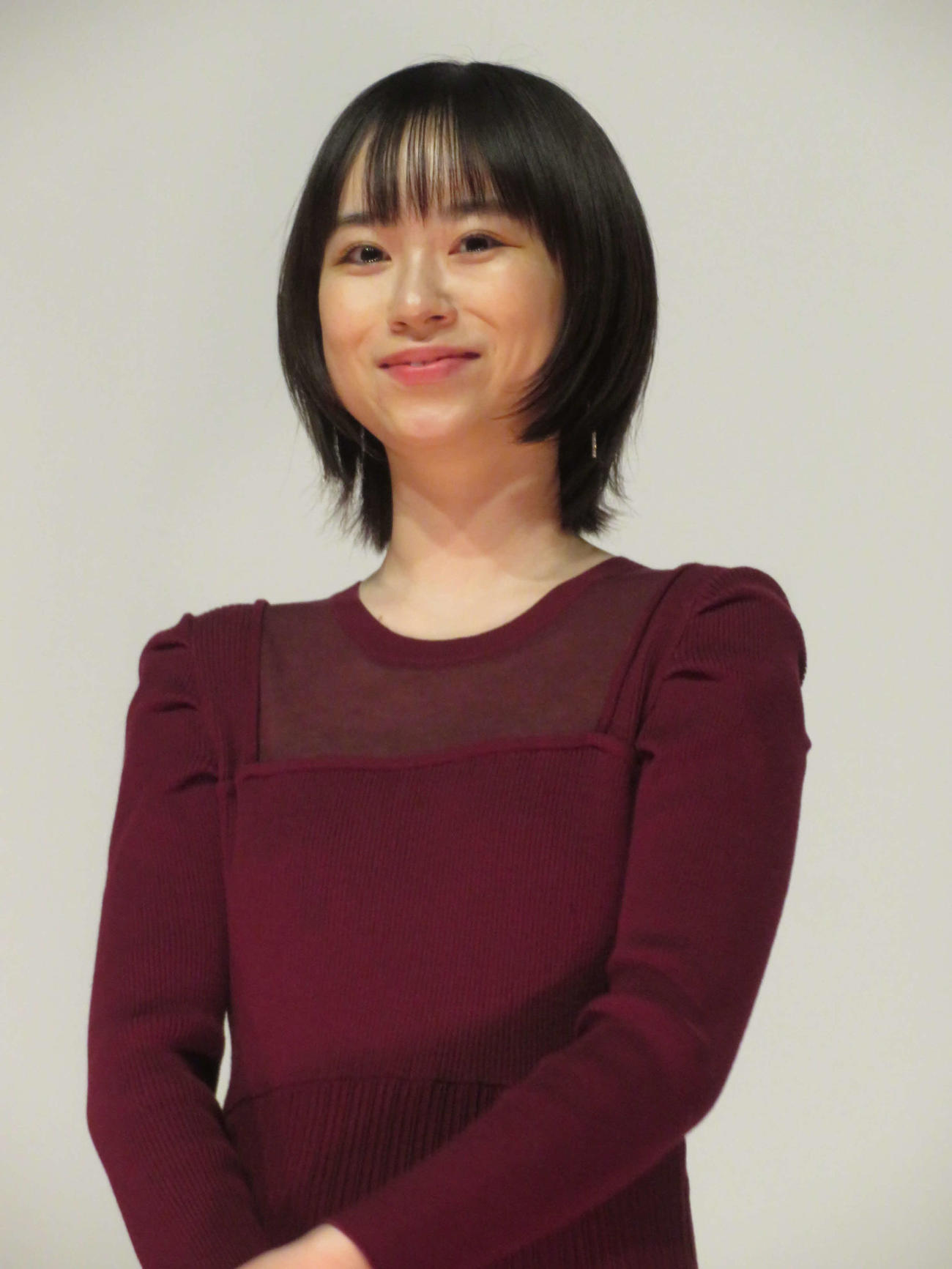 映画「グッドバイ、バッドマガジンズ」全国順次上映初日舞台あいさつで瞳を潤ませる杏花（撮影・村上幸将）