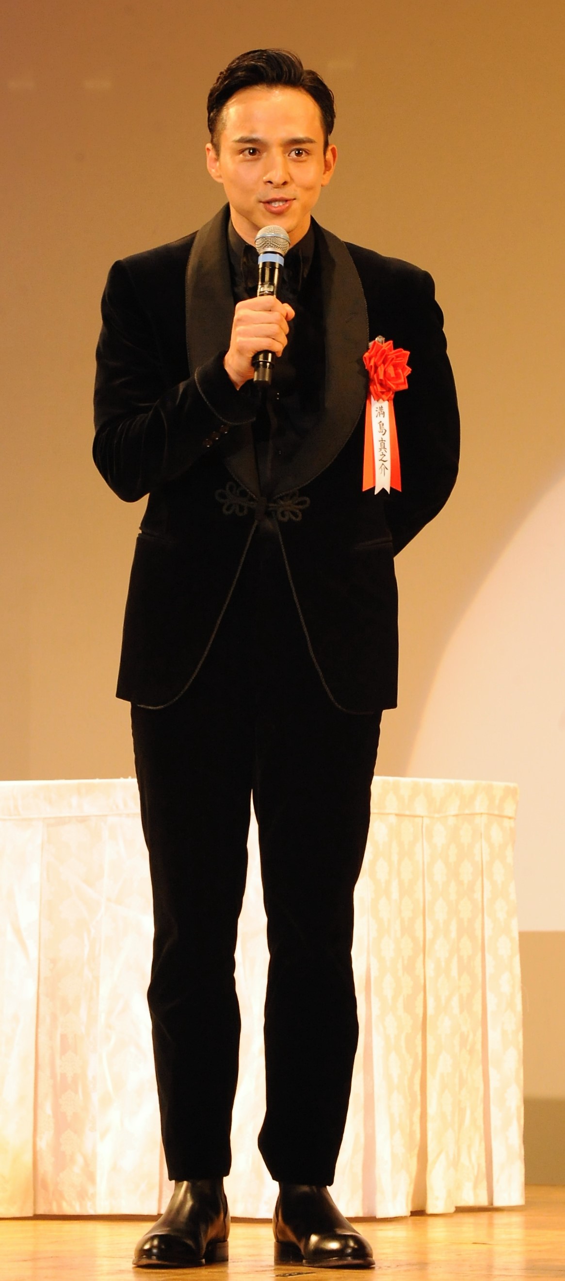 エランドール賞授賞式にサプライズで登場した満島真之介（撮影・高橋洋平）