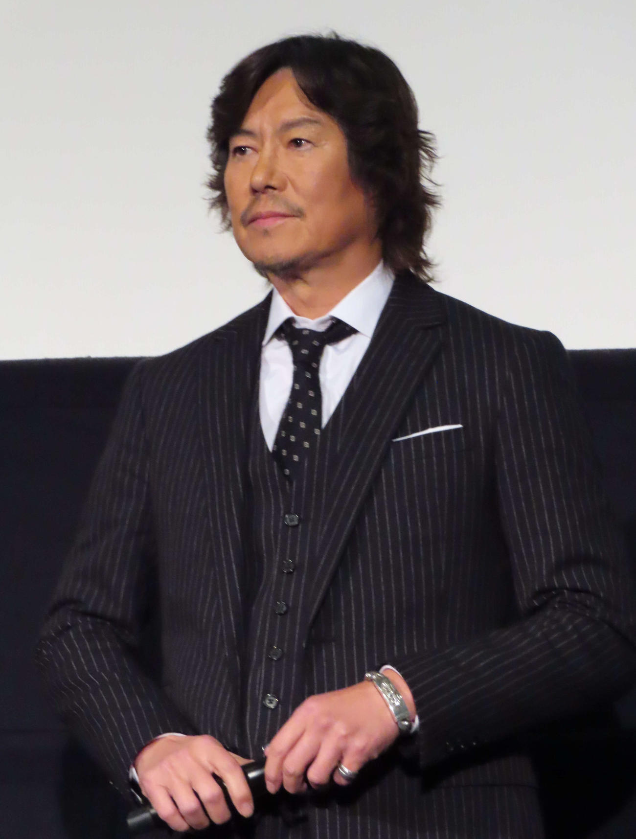 映画「仕掛人・藤枝梅安」の初日舞台あいさつに出席した、主演の豊川悦司