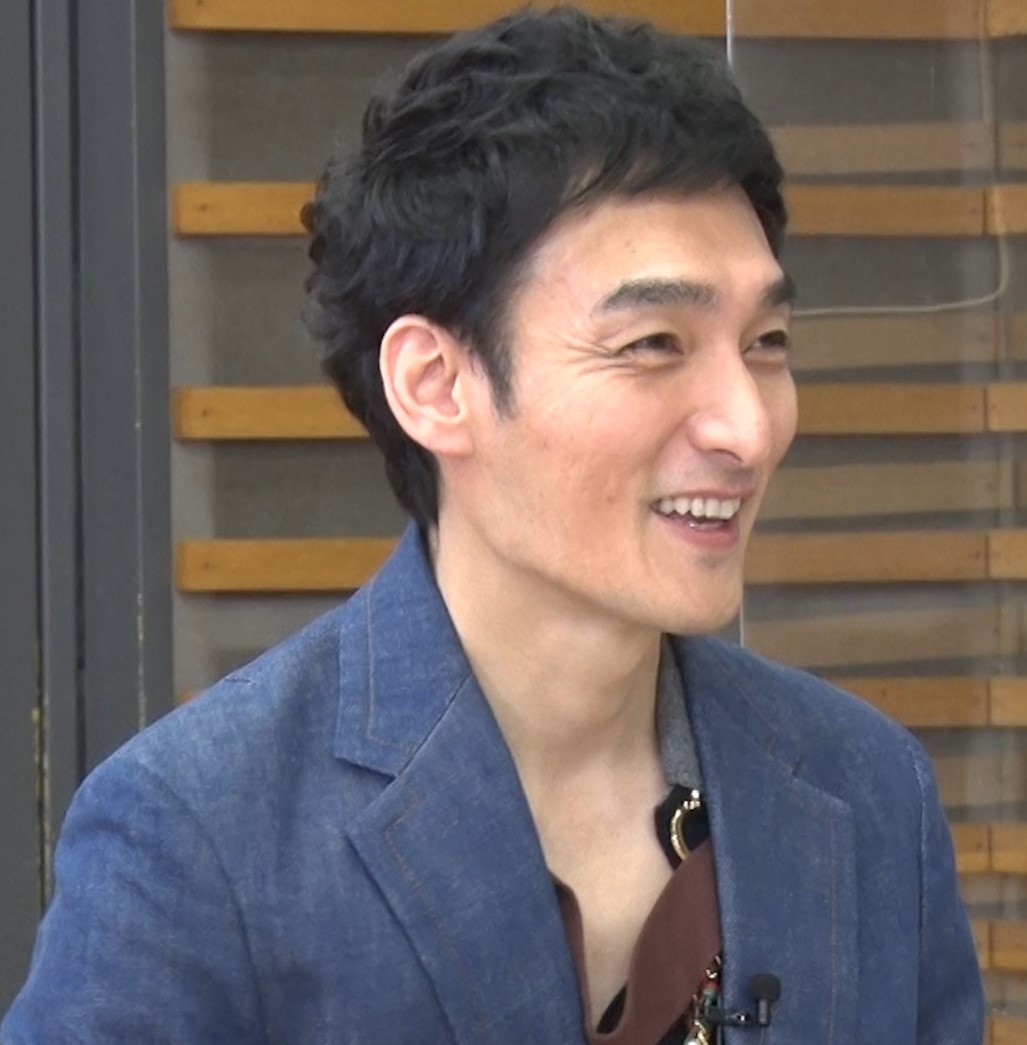 「突然ですが占ってもいいですか？」に出演する草なぎ剛（C）フジテレビ