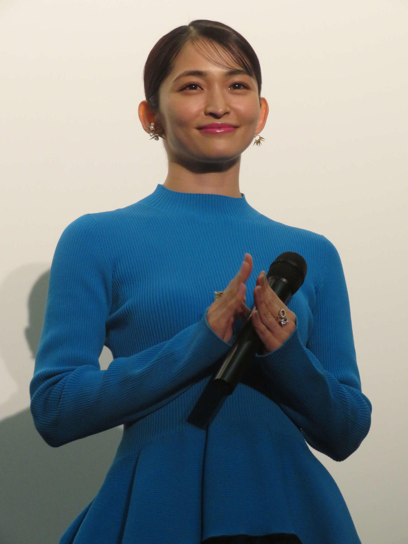 映画「茶飲友達」初日舞台あいさつに登壇した岡本玲（撮影・村上幸将）