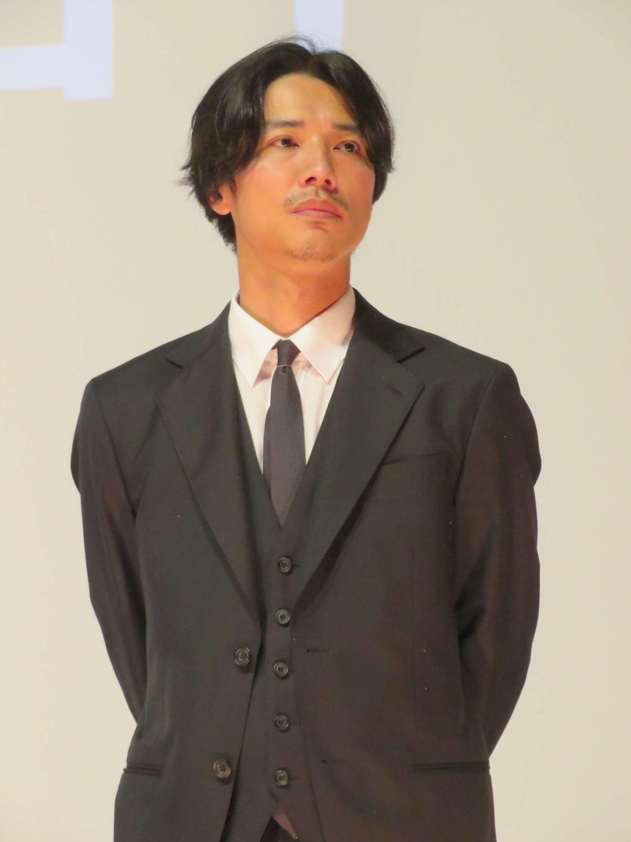 映画「グッドバイ、バッドマガジンズ」全国順次上映初日舞台あいさつに登壇したヤマダユウスケ（撮影・村上幸将）