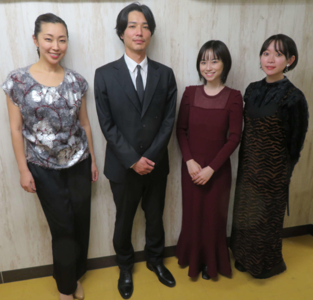 映画「グッドバイ、バッドマガジンズ」に出演した、左から春日井静奈、ヤマダユウスケ、杏花、架乃ゆら（撮影・村上幸将）