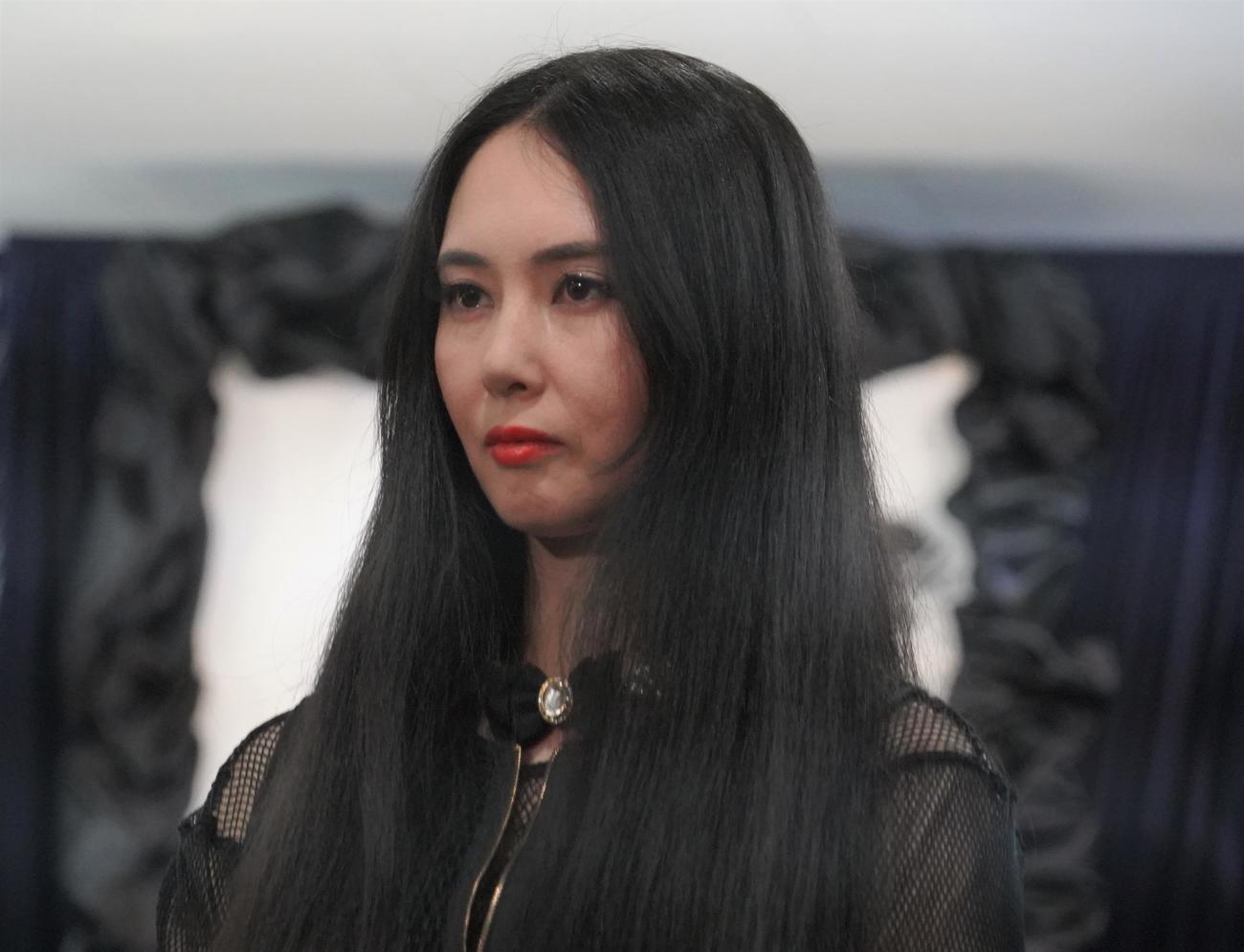膵臓（すいぞう）がんのため亡くなったロックバンド、シーナ＆ロケッツのリーダーでギタリストの鮎川誠さんのロック葬儀で取材に応じる長女の鮎川陽子