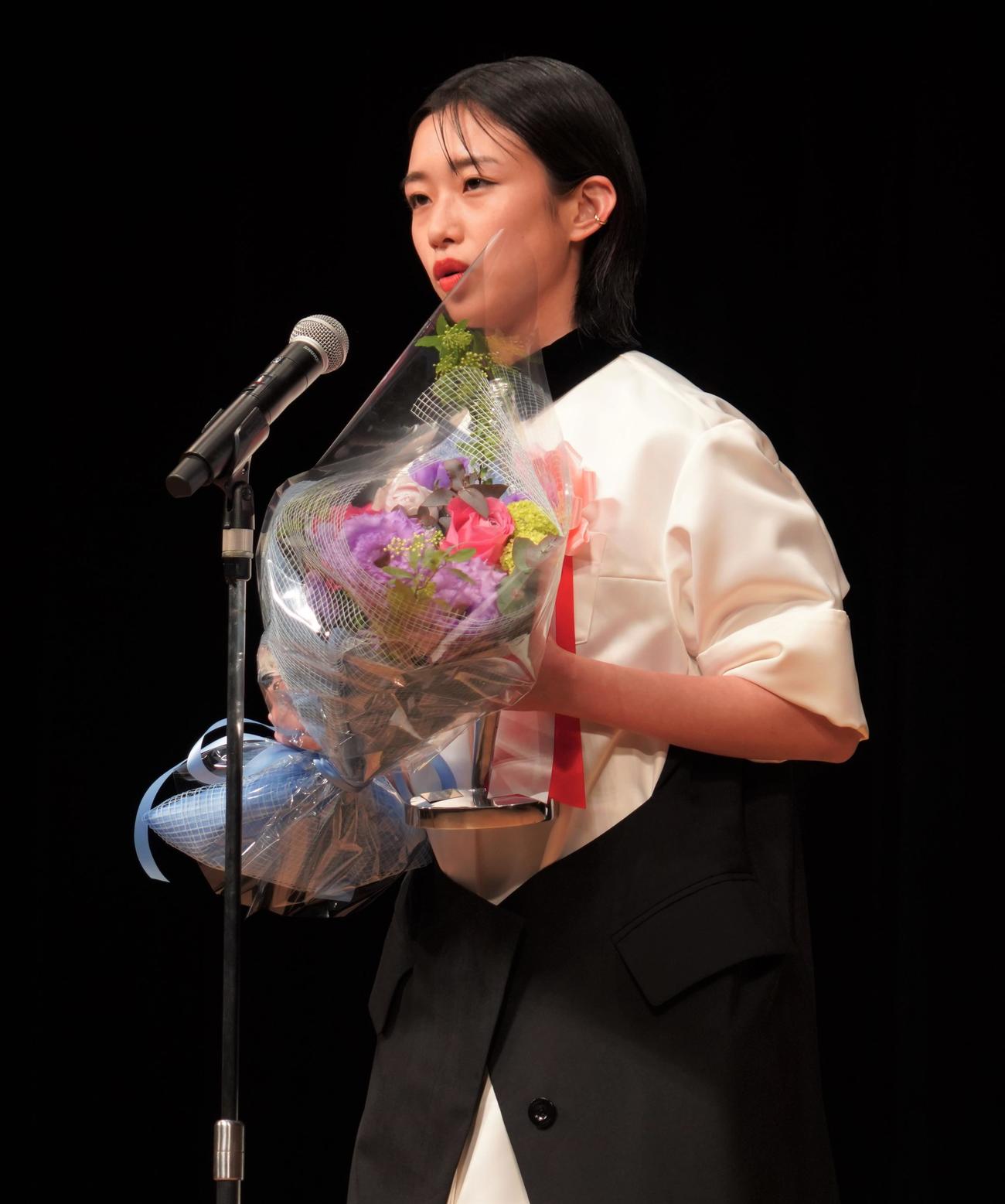 第44回ヨコハマ映画祭で助演女優賞を受賞した河合優実（撮影・佐藤成）