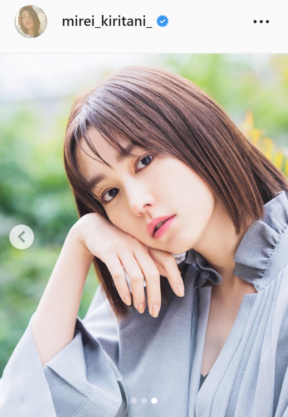 唇を少し開きカメラ目線の桐谷美玲（桐谷美玲のインスタグラムより）