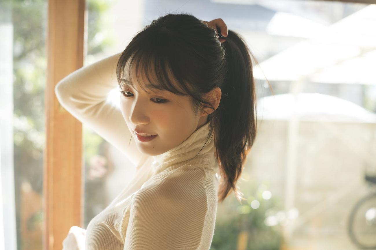 「グラビアザテレビジョン」連載で水着グラビアを披露している横野すみれ（C）カノウリョウマ／グラビアザテレビジョン（KADOKAWA）