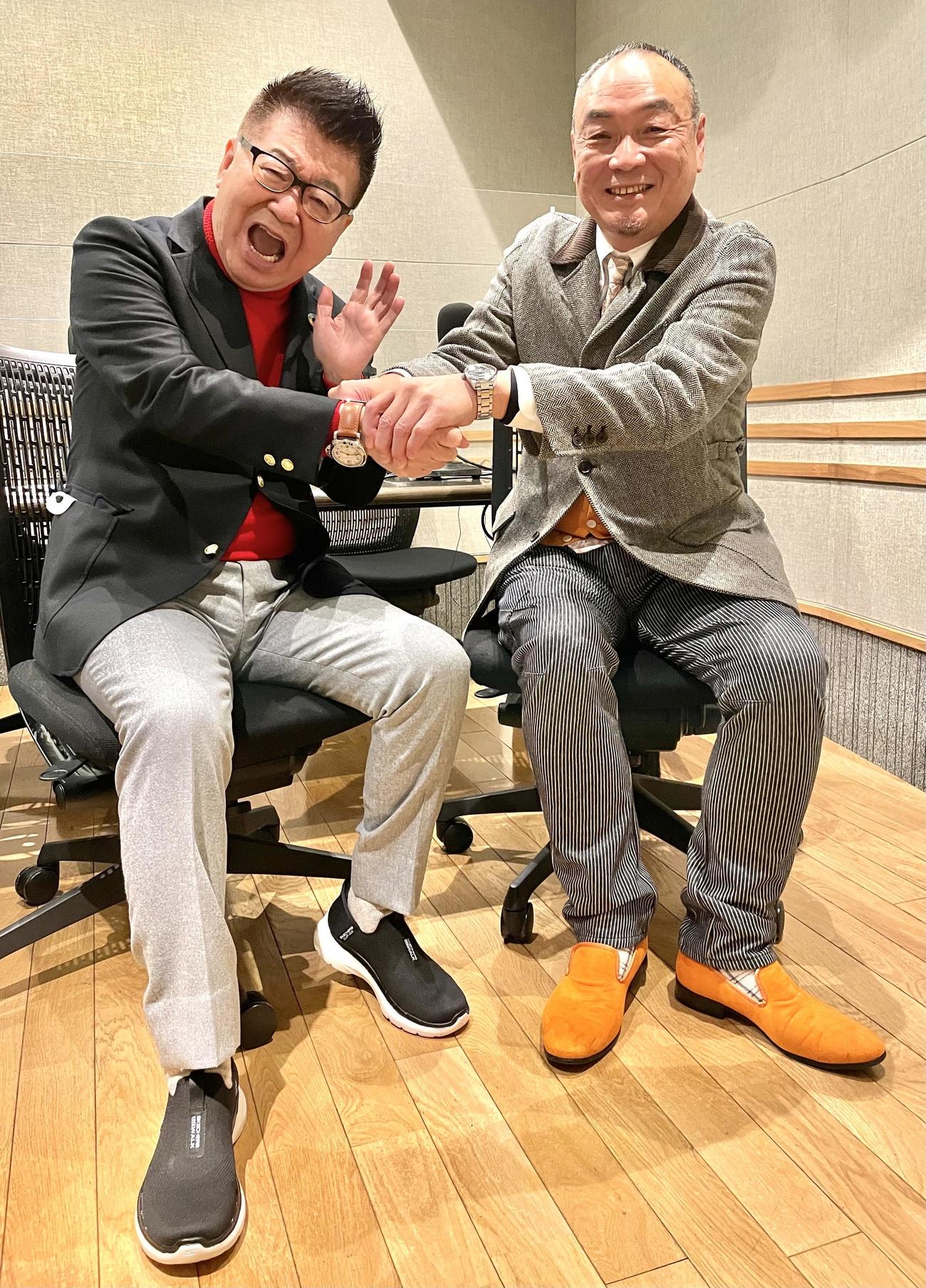 生島ヒロシ（左）と牛島寛昭氏