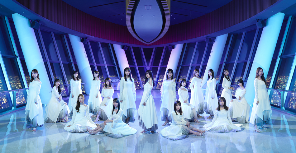 乃木坂46の31枚目シングル「ここにはないもの」のアーティスト写真。中央はセンターの齋藤飛鳥