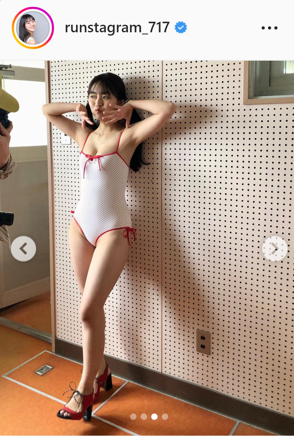 白い水着でのオフショットを投稿した豊田ルナ（インスタグラムより）