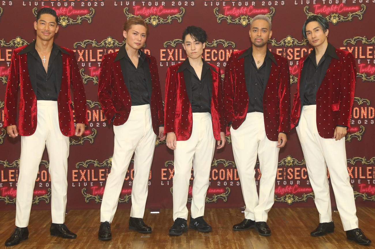 グループ初のホールツアー「Twilight Cinema」初日公演を開催したEXILE THE SECOND。左からEXILE AKIRA、EXILE SHOKICHI、EXILE TETSUYA、EXILE NESMITH、橘ケンチ