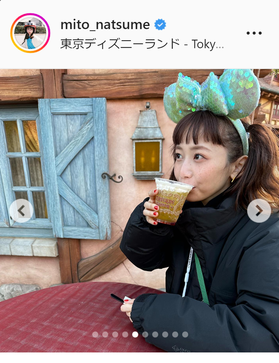 ディズニーランドでのツインテールショット公開した三戸なつめ（インスタグラムより）