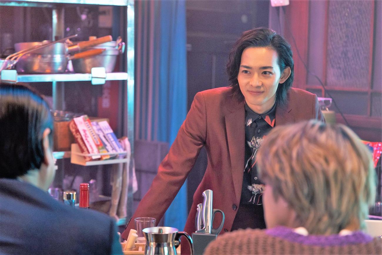 フジテレビ「スタンドUPスタート」に出演する竜星涼（C）フジテレビ
