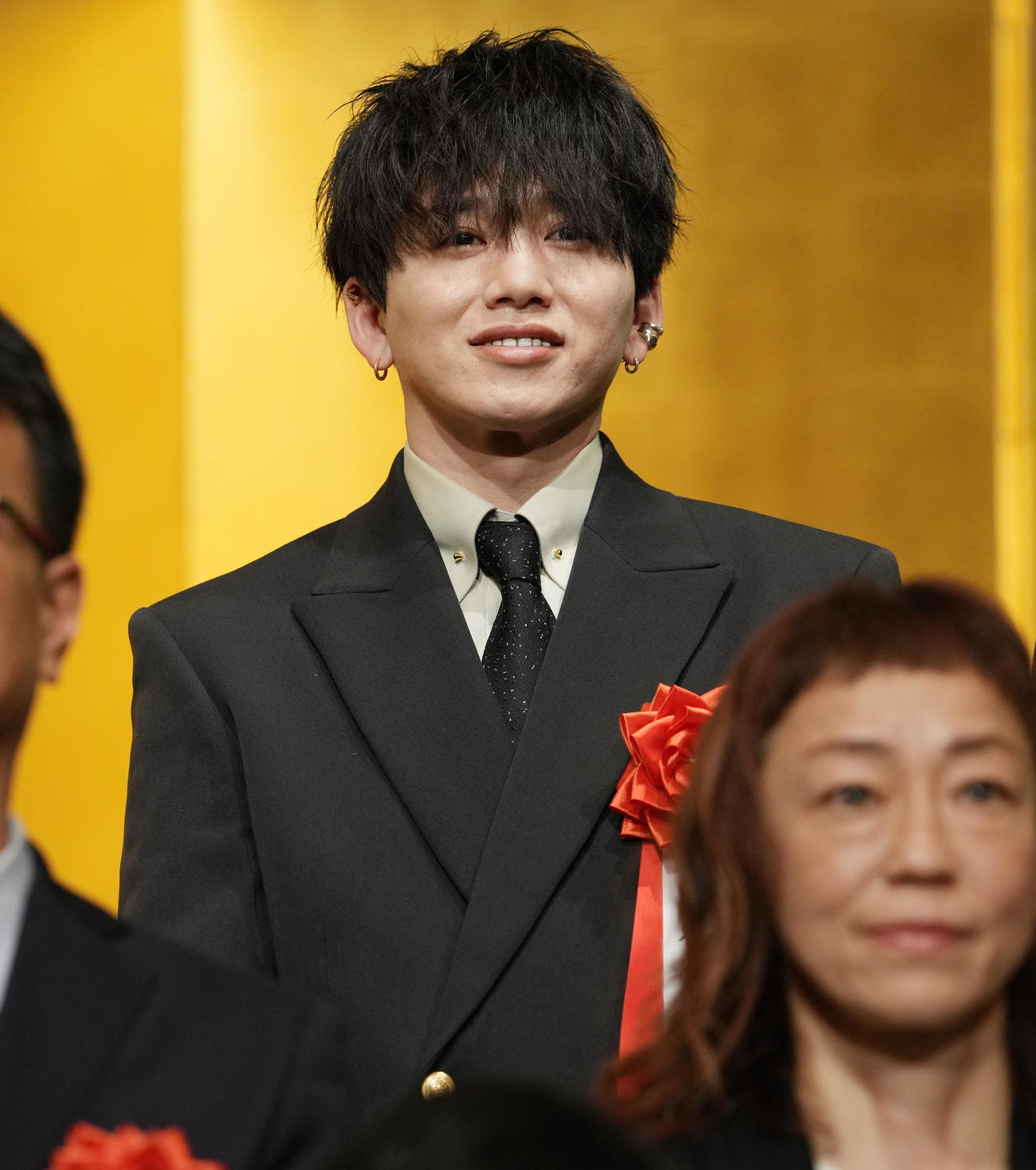 文化庁芸術祭賞で演劇部門の新人賞を受賞し、笑顔の花村想太（撮影・鈴木みどり）
