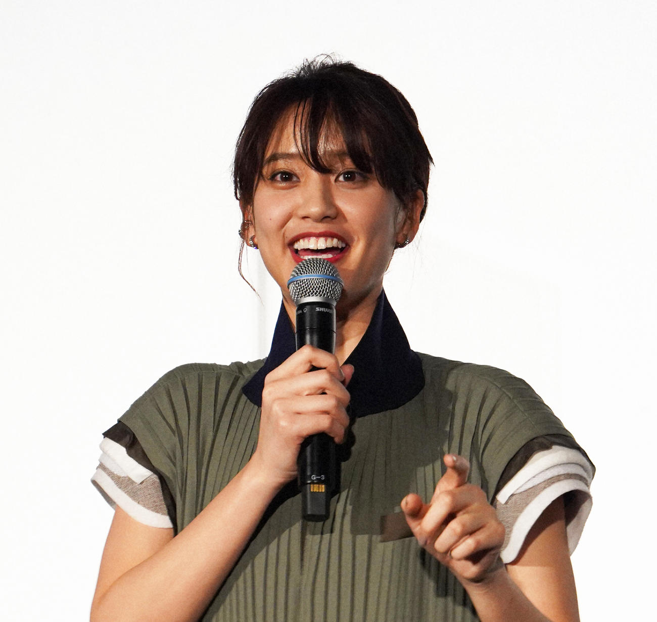 山崎紘菜（2021年撮影）