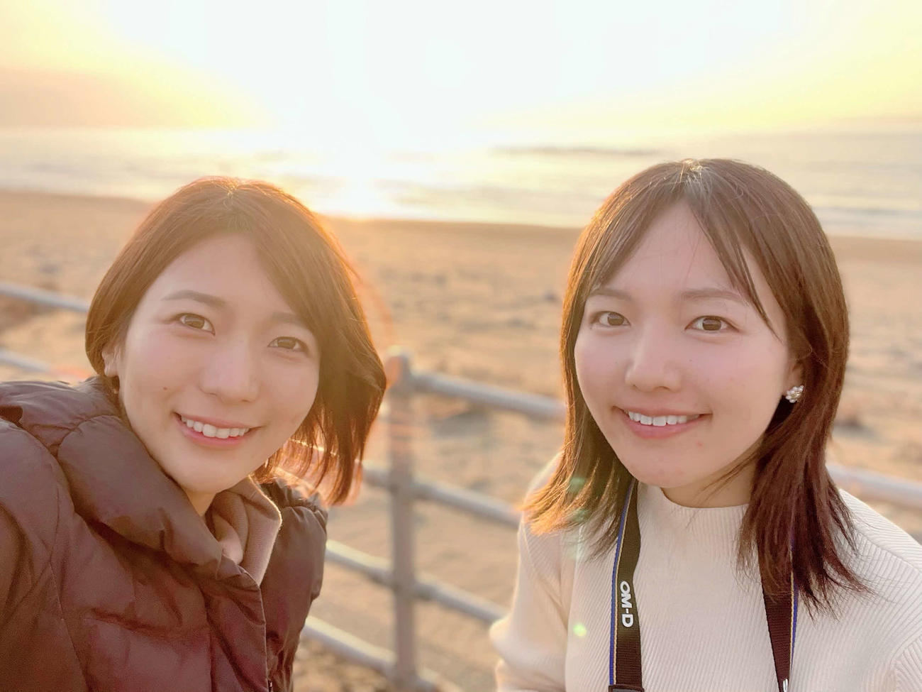 先日、山梨から遊びに来てくれたお友達と。姉妹みたいと言われます。夕日がきれいでした！