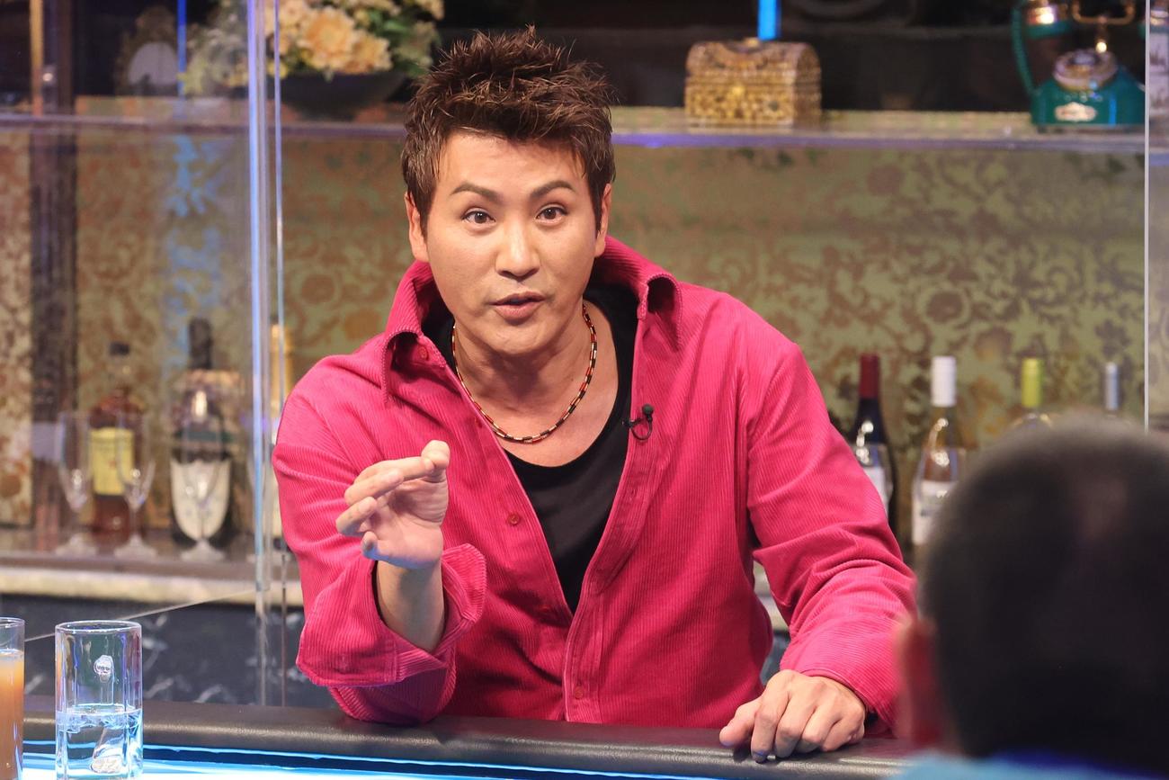 「人志松本の酒のツマミになる話」に出演する日本ハム新庄剛監督（C）フジテレビ