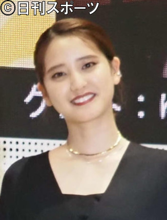 山崎紘菜（22年5月撮影）