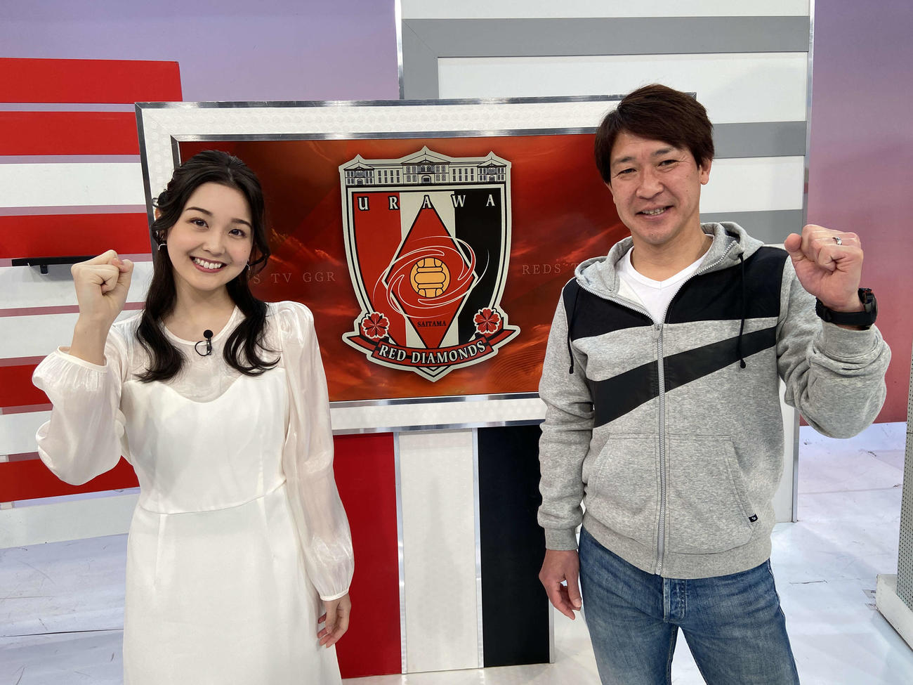 テレ玉「REDS TV GGR」の水内猛と笹井千織(C)テレ玉