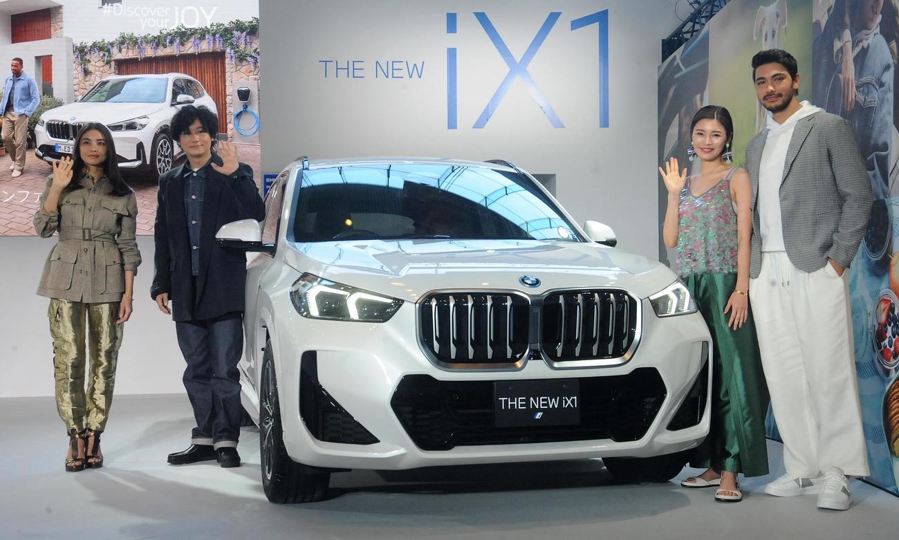 「新型BMW X1」製品発表会に出席する、左から滝沢眞規子、井浦新、島袋聖南、石倉ノア（撮影・高橋洋平）