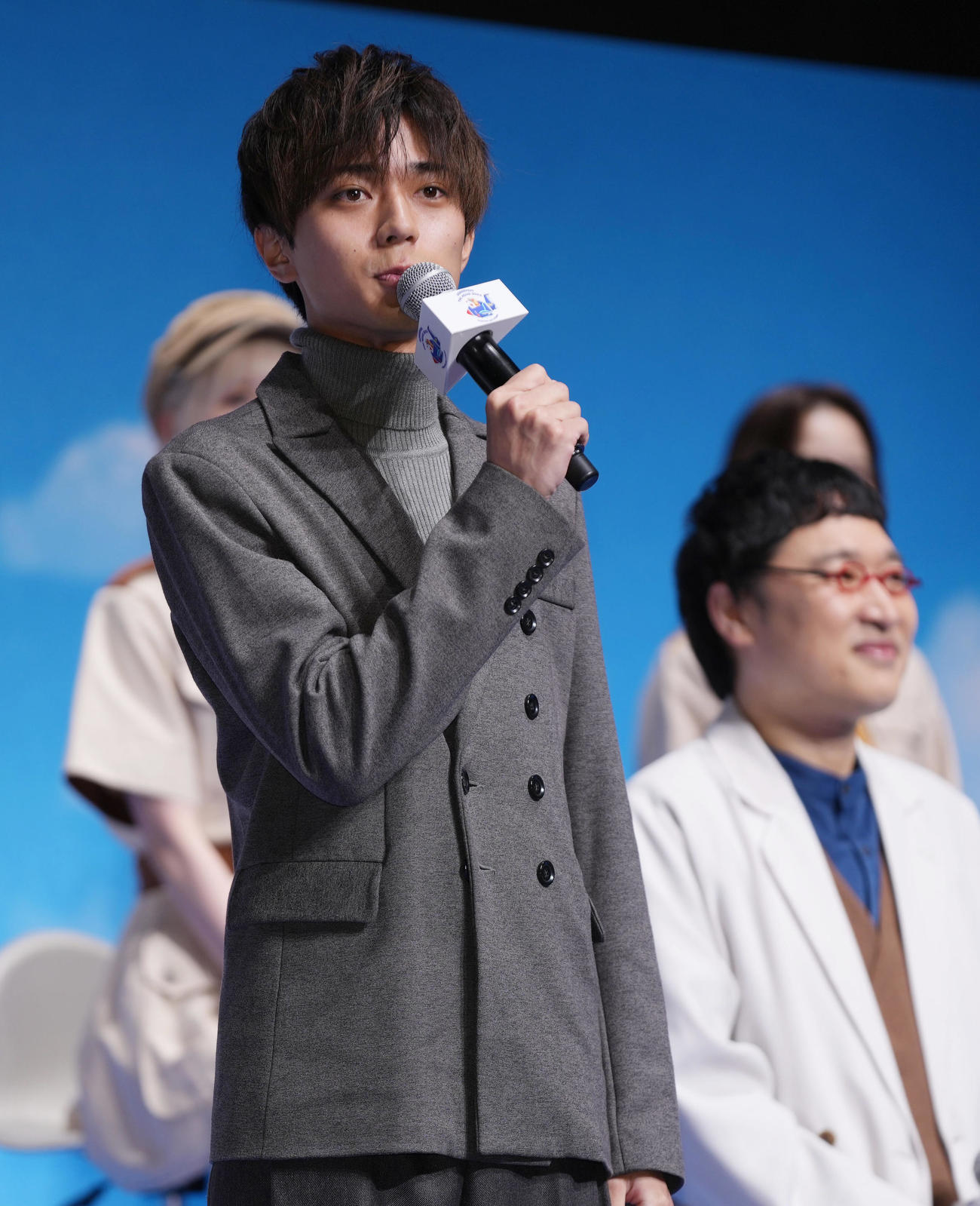 「映画ドラえもん　のび太と空の理想郷（ユートピア）」の完成報告会であいさつするKing＆Prince永瀬廉（撮影・狩俣裕三）