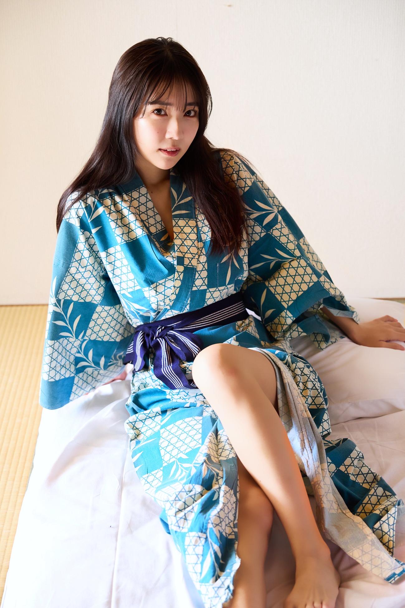 ♯2i2で「週刊ヤングジャンプ」のグラビアジャックを行い巻末グラビアを務めた天羽希純（C）Takeo Dec.／集英社