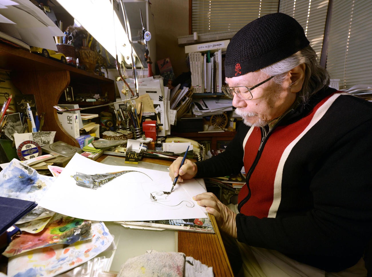 2016年12月、仕事場で作品を描く松本零士さん（共同）